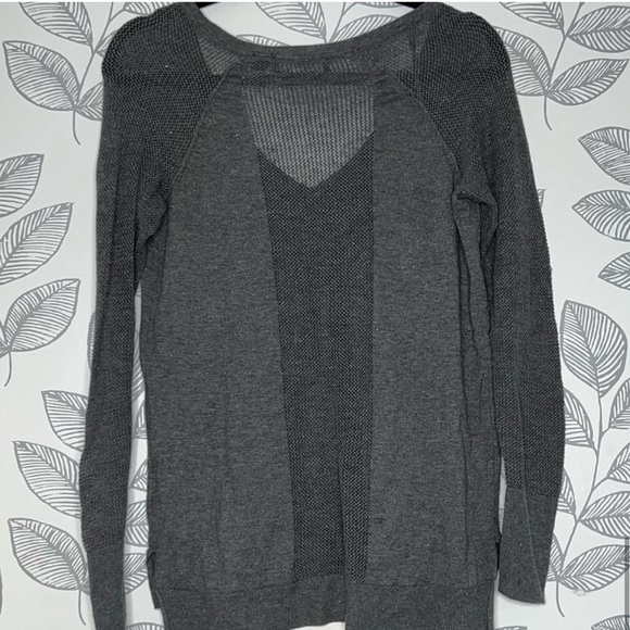 Rock & Republic Metallic Textured Top M Grey Glitter Light Sweater Neutral Boho - Picture 10 of 12